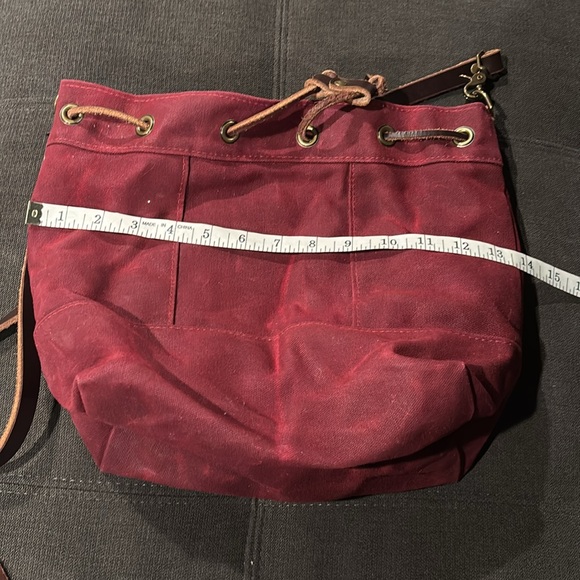 Thread and Canvas Company waxed canvas cinch top bucket bag cranberry - Picture 14 of 16